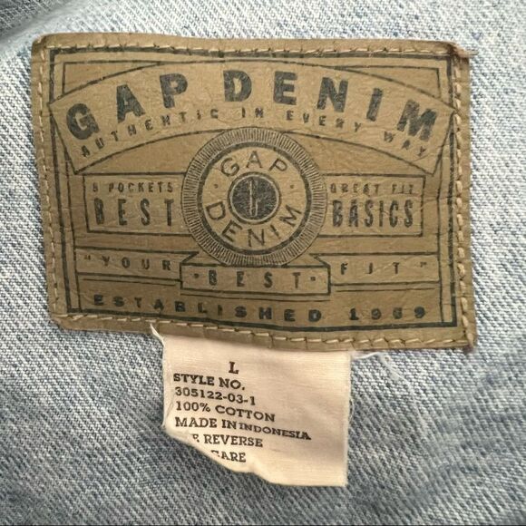 Vintage 90’s Gap Denim USA Flag Graphic Jean Trucker Jacket - Picture 6 of 15